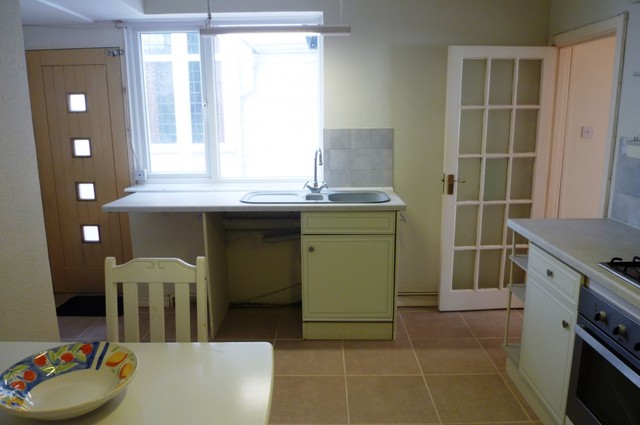  Image of 2 bedroom Ground Flat to rent in Norfolk Place Littlehampton BN17 at Norfolk Place  Littlehampton, BN17 5PB