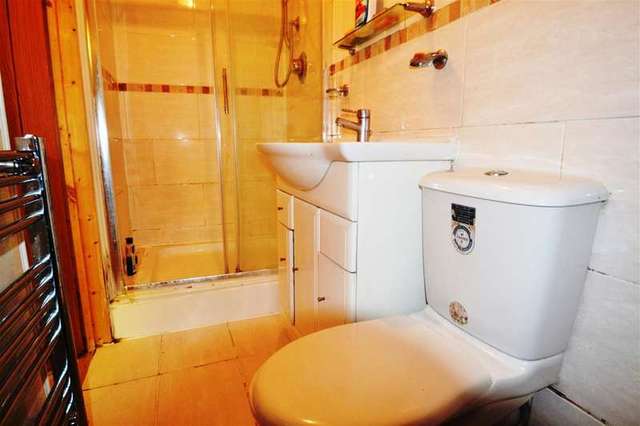  Image of Studio flat to rent in Sutherland Grove London SW18 at West Hill, SW18 5PU