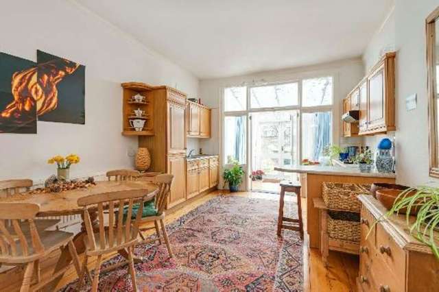  Image of 4 bedroom Flat for sale in Talbot Road London N6 at Talbot Road  Highgate, N6 4QS