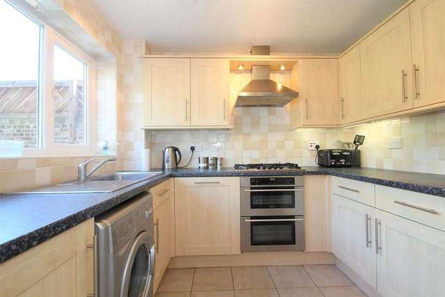  Image of 3 bedroom Detached house for sale in Tattershall Drive Hemel Hempstead HP2 at Tattershall Drive  Hemel Hempstead, HP2 7QG