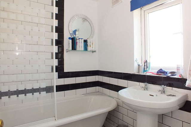  Image of 3 bedroom Semi-Detached house for sale in Cherry Orchard Road Tetbury GL8 at Tetbury Gloucestershire, GL8 8HX