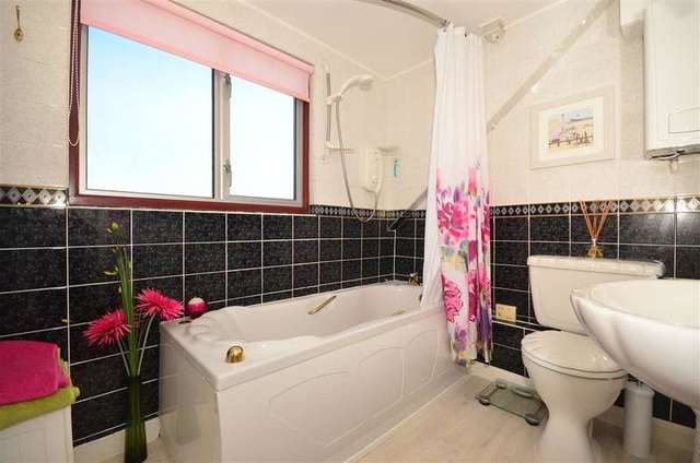  Image of 4 bedroom Semi-Detached house for sale in The Avenue Aylesford ME20 at Aylesford Kent Aylesford, ME20 7LE