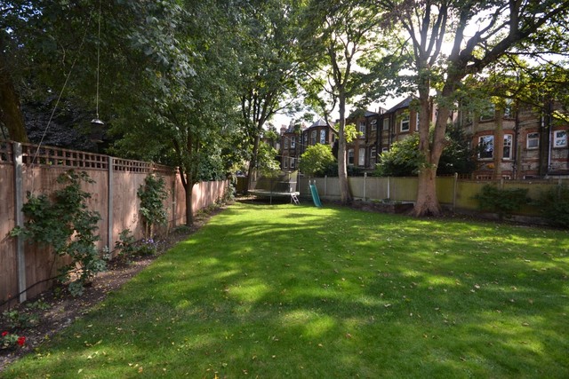  Image of 3 bedroom Property to rent in Queens Avenue London N10 at 53-55 Queens Avenue  Muswell Hill, N10 3PE
