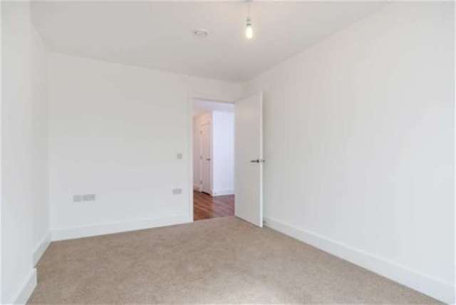  Image of 2 bedroom Flat to rent in Loudoun Road London NW8 at London, NW8 0DJ