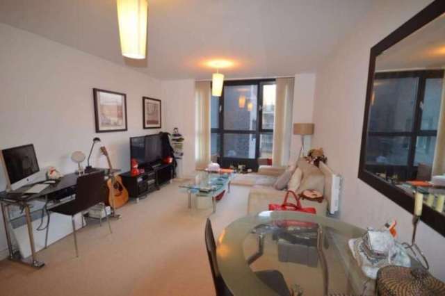  Image of 1 bedroom Flat to rent in Hallsville Road London E16 at Hallsville Road Canning Town London, E16 1BE