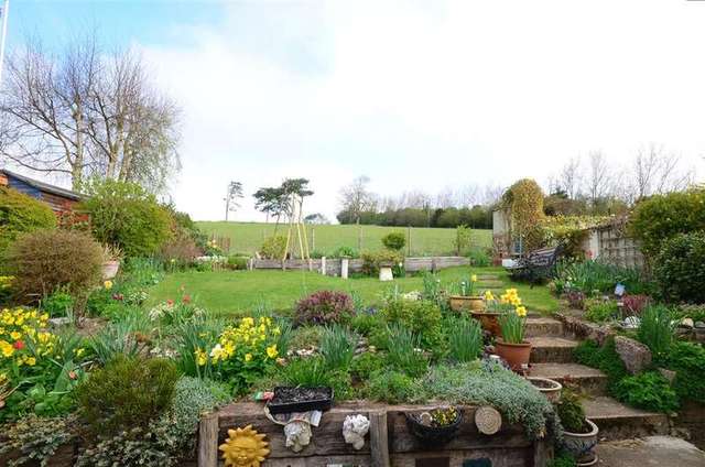  Image of 3 bedroom Bungalow for sale in The Street Newnham Sittingbourne ME9 at Newnham Sittingbourne Sittingbourne, ME9 0LQ