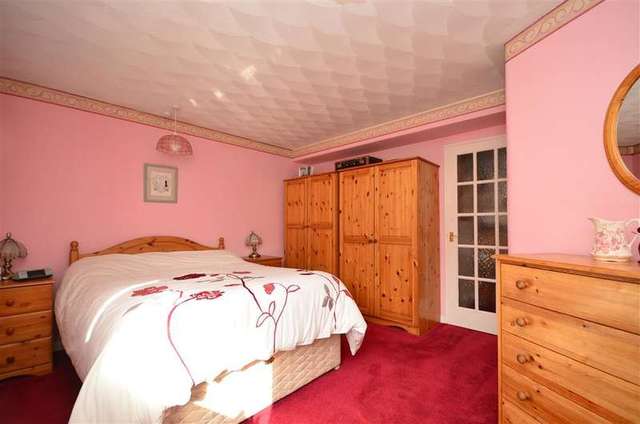 Image of 3 bedroom Bungalow for sale in The Street Newnham Sittingbourne ME9 at Newnham Sittingbourne Sittingbourne, ME9 0LQ