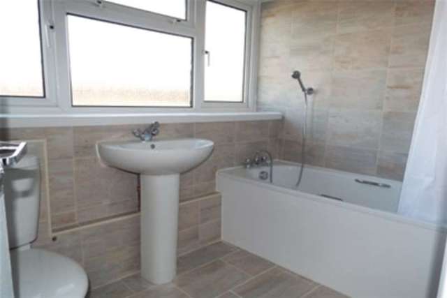  Image of 2 bedroom Maisonette to rent in Hawkins Road Crawley RH10 at Crawley, RH10 5NN