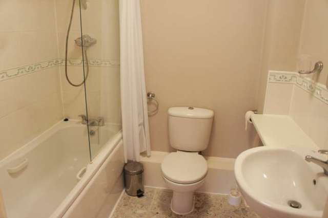  Image of 2 bedroom Apartment to rent in Tinsley Lane Crawley RH10 at Copthorne Court, Tinsley Lane Three Bridges Crawley, RH10 8AQ