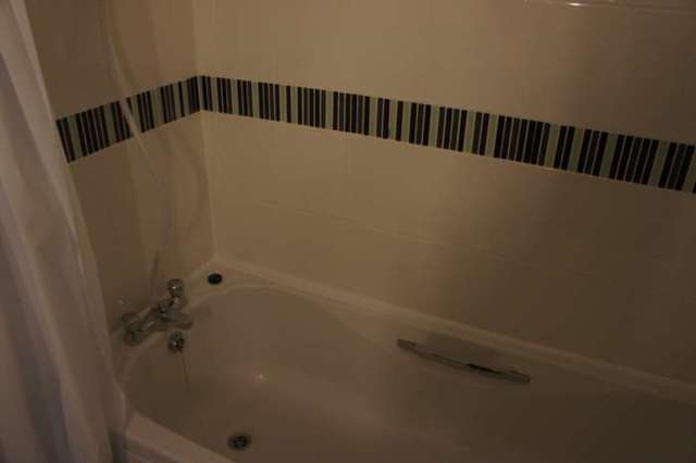  Image of 2 bedroom Apartment to rent in Town Mead Crawley RH11 at Highfield House, Town Mead West Green Crawley, RH11 7EH