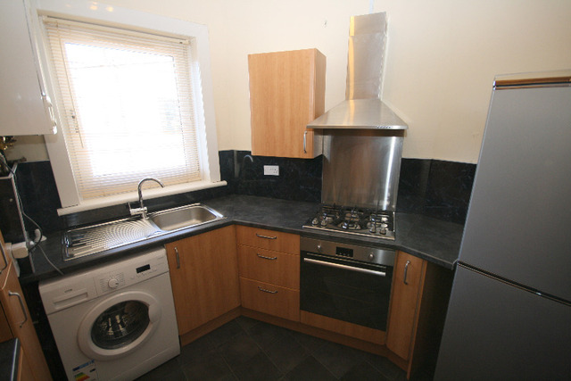  Image of 2 bedroom Flat to rent in Tullideph Road Dundee DD2 at West End Dundee Dundee, DD2 2JD