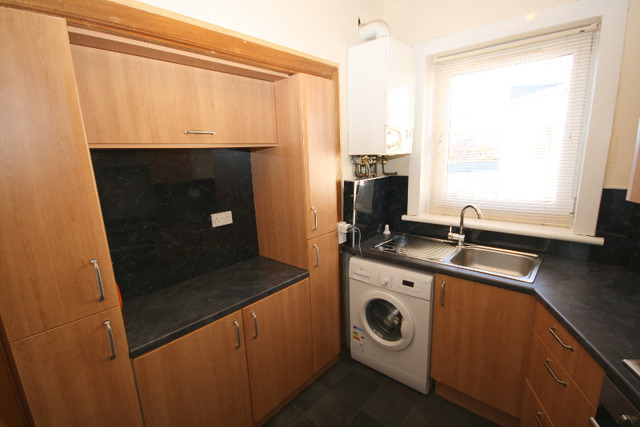  Image of 2 bedroom Flat to rent in Tullideph Road Dundee DD2 at West End Dundee Dundee, DD2 2JD