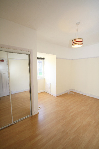  Image of 2 bedroom Flat to rent in Tullideph Road Dundee DD2 at West End Dundee Dundee, DD2 2JD