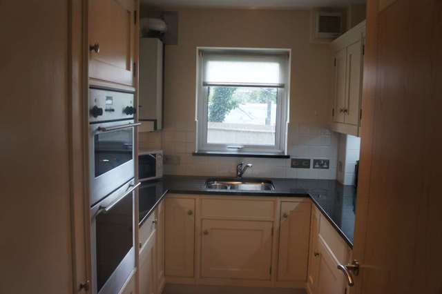  Image of 2 bedroom Apartment to rent in Turners Hill Road Pound Hill Crawley RH10 at The Pines Worth Crawley, RH10 7US
