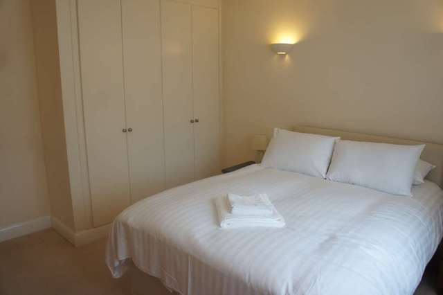  Image of 2 bedroom Apartment to rent in Turners Hill Road Pound Hill Crawley RH10 at The Pines Worth Crawley, RH10 7US