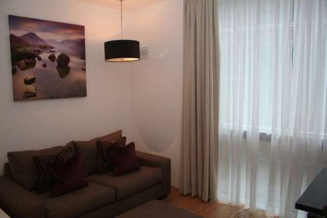  Image of 1 bedroom Apartment to rent in Warwick Road London W14 at Warwick Road  London, W14 8PU