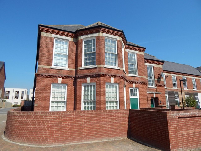  Image of 2 bedroom Apartment to rent in Watertower Way Basingstoke RG24 at Basingstoke, RG24 9RF