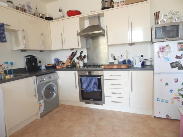 Image of 2 bedroom Apartment to rent in Watertower Way Basingstoke RG24 at Basingstoke, RG24 9RF