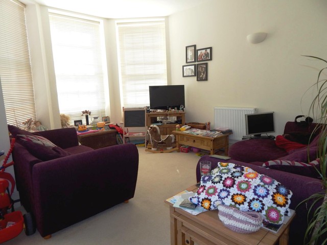  Image of 2 bedroom Apartment to rent in Watertower Way Basingstoke RG24 at Basingstoke, RG24 9RF