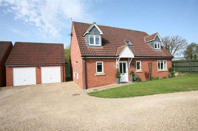  Image of 4 bedroom Detached house for sale in Wayside Drive Devizes SN10 at DEVIZES SN10 DEVIZES, SN10 3EZ