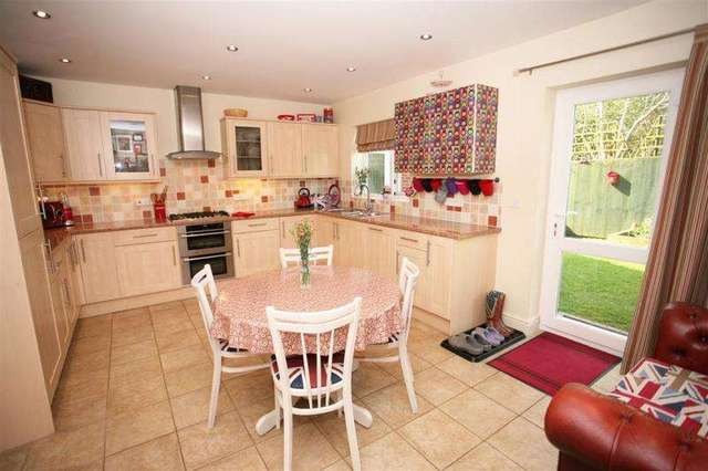  Image of 4 bedroom Detached house for sale in Wayside Drive Devizes SN10 at DEVIZES SN10 DEVIZES, SN10 3EZ