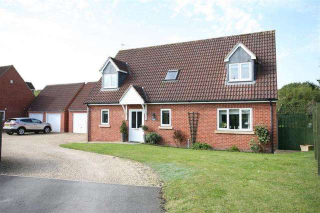  Image of 4 bedroom Detached house for sale in Wayside Drive Devizes SN10 at DEVIZES SN10 DEVIZES, SN10 3EZ