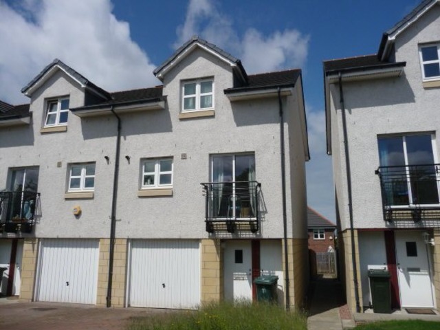  Image of 3 bedroom Flat to rent in West Fairbrae Drive Edinburgh EH11 at Sighthill Edinburgh edinburgh, EH11 3SY