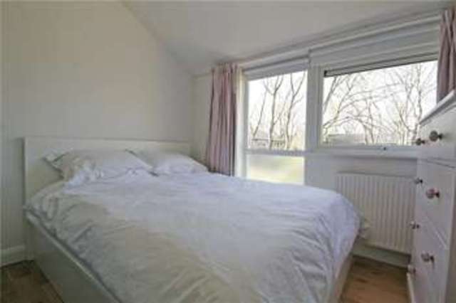  Image of 3 bedroom End of Terrace for sale in Weymede Byfleet West Byfleet KT14 at Byfleet Surrey Byfleet, KT14 7DH