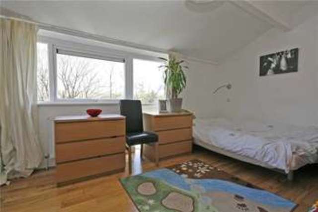  Image of 3 bedroom End of Terrace for sale in Weymede Byfleet West Byfleet KT14 at Byfleet Surrey Byfleet, KT14 7DH