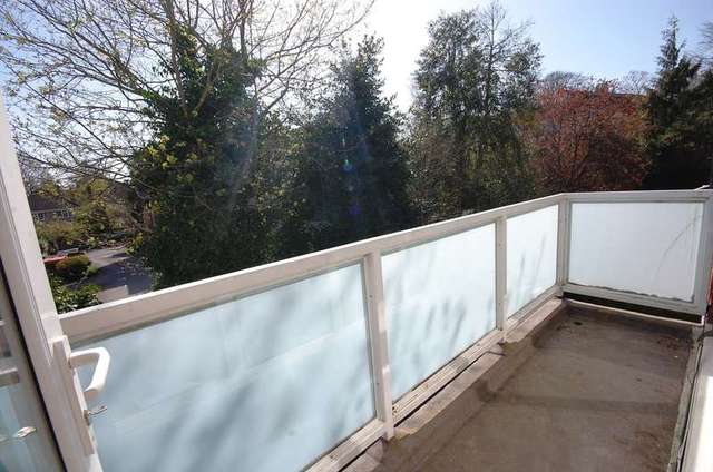 Image of 2 bedroom Flat for sale in Worthy Road Winchester SO23 at Winchester, SO23 7BJ