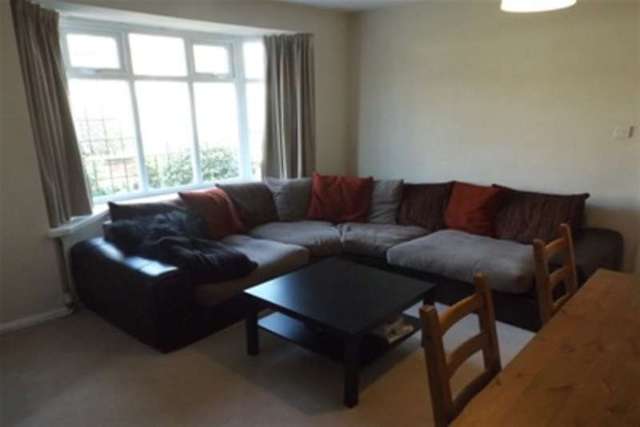  Image of 2 bedroom Detached house to rent in Wollaton Vale Wollaton Nottingham NG8 at Nottingham, NG8 2PE