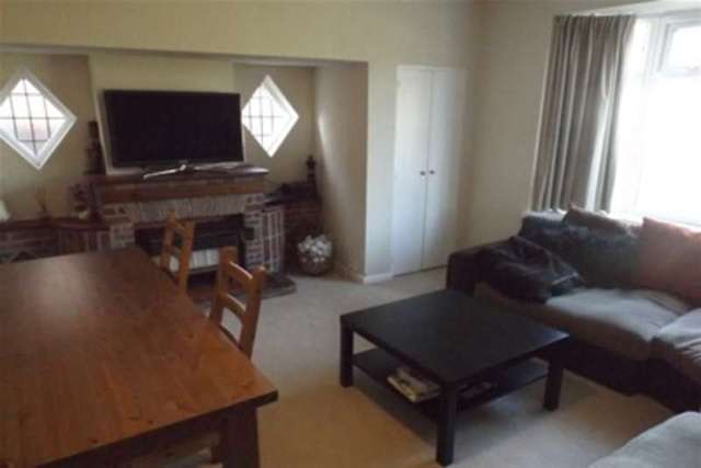 Image of 2 bedroom Detached house to rent in Wollaton Vale Wollaton Nottingham NG8 at Nottingham, NG8 2PE