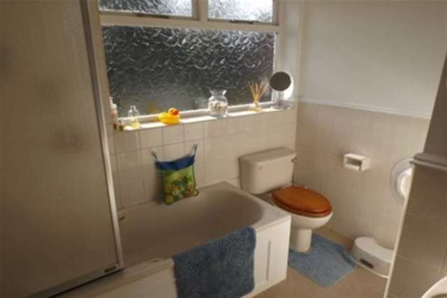  Image of 2 bedroom Detached house to rent in Wollaton Vale Wollaton Nottingham NG8 at Nottingham, NG8 2PE