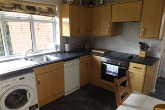  Image of 2 bedroom Detached house to rent in Wollaton Vale Wollaton Nottingham NG8 at Nottingham, NG8 2PE