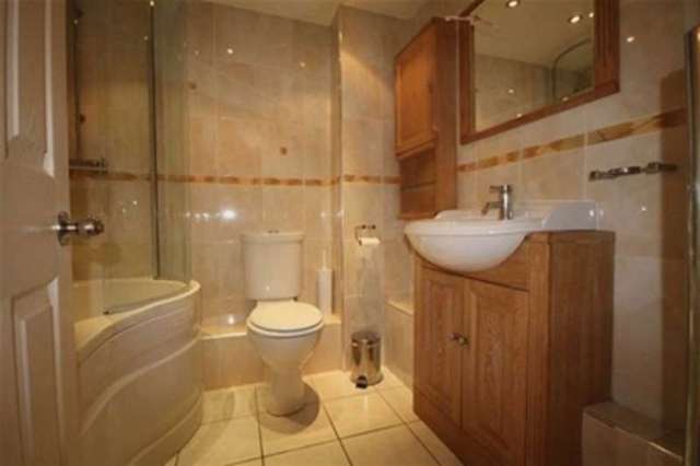  Image of 2 bedroom Flat to rent in Woodhaven Gardens Ilford IG6 at Woodhaven Gardens  Barkingside, IG6 1JP