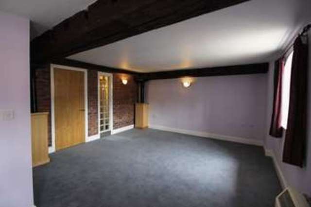 Image of 2 bedroom Flat to rent in Skeldergate York YO1 at Skeldergate  York, YO1 6DX