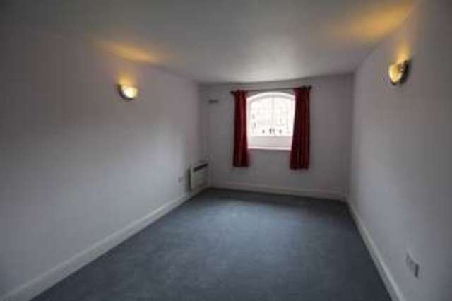  Image of 2 bedroom Flat to rent in Skeldergate York YO1 at Skeldergate  York, YO1 6DX
