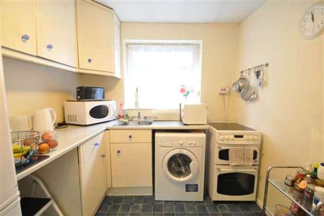  Image of Studio flat to rent in Angel Lane Hayes UB3 at Hayes, UB3 2QY