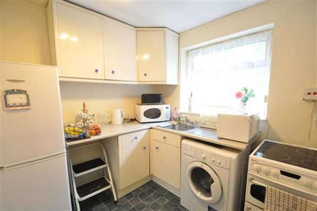  Image of Studio flat to rent in Angel Lane Hayes UB3 at Hayes, UB3 2QY