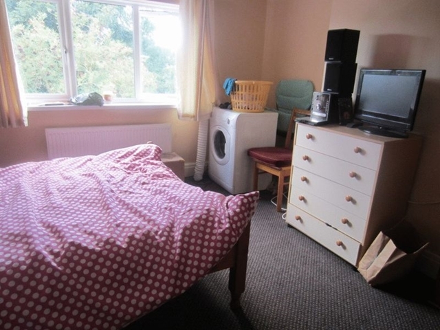  Image of 2 bedroom Flat to rent in Wynall Lane Stourbridge DY9 at Wynall Lane  Wollescote, DY9 9AB