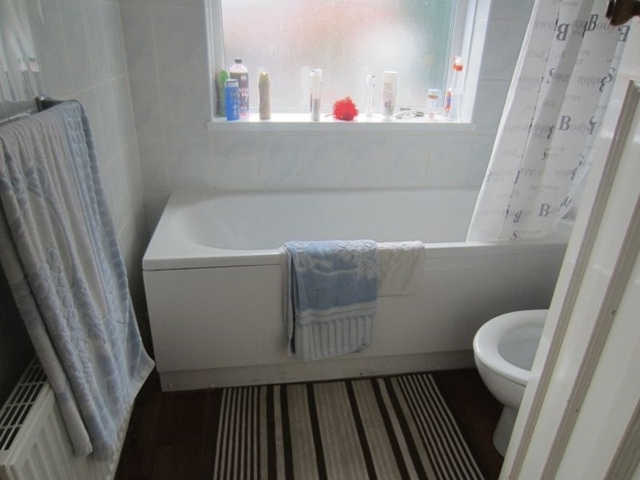  Image of 2 bedroom Flat to rent in Wynall Lane Stourbridge DY9 at Wynall Lane  Wollescote, DY9 9AB