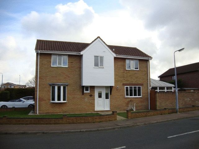  Image of 4 bedroom Detached house for sale in Gainsborough Avenue Bradwell Great Yarmouth NR31 at Gainsborough Avenue Bradwell Great Yarmouth, NR31 9RB