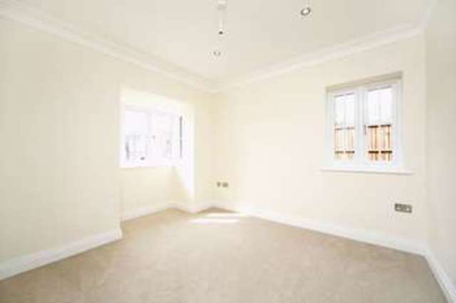  Image of 5 bedroom Detached house for sale in Willow Walk Englefield Green Egham TW20 at 1a Willow Walk  Englefield Green, TW20 0DQ