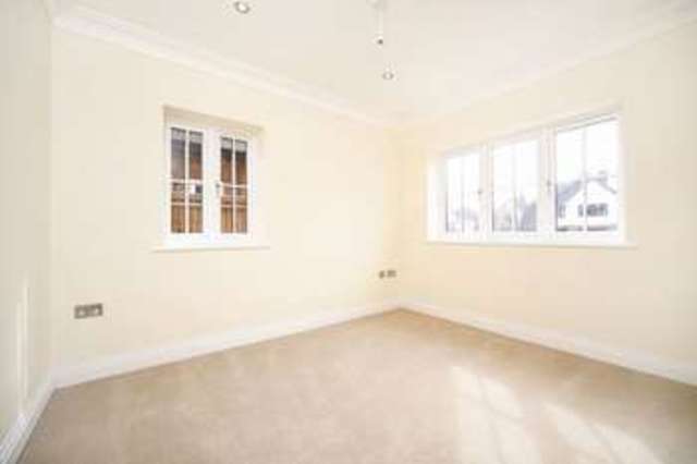  Image of 5 bedroom Detached house for sale in Willow Walk Englefield Green Egham TW20 at 1a Willow Walk  Englefield Green, TW20 0DQ