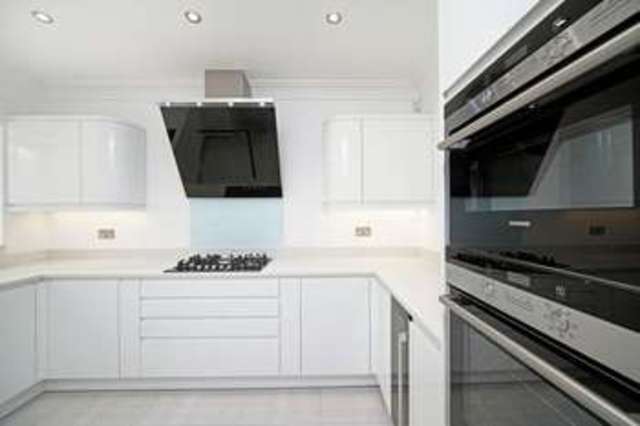  Image of 5 bedroom Detached house for sale in Willow Walk Englefield Green Egham TW20 at 1a Willow Walk  Englefield Green, TW20 0DQ