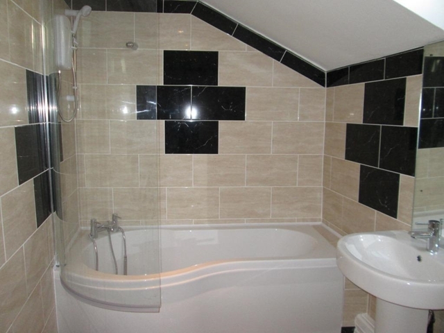  Image of 2 bedroom Flat to rent in Daisy Hill Dewsbury WF13 at Daisy Hill  Dewsbury, WF13 1LF