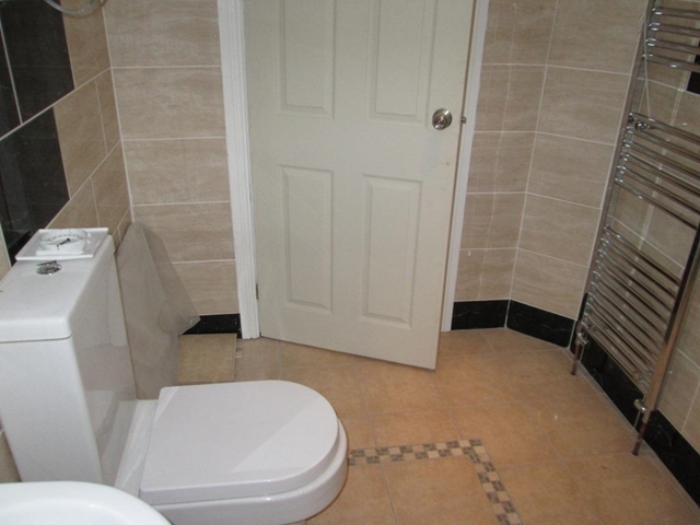  Image of 2 bedroom Flat to rent in Daisy Hill Dewsbury WF13 at Daisy Hill  Dewsbury, WF13 1LF