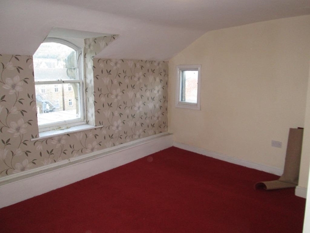  Image of 2 bedroom Flat to rent in Daisy Hill Dewsbury WF13 at Daisy Hill  Dewsbury, WF13 1LF