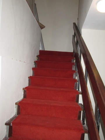  Image of 2 bedroom Flat to rent in Daisy Hill Dewsbury WF13 at Daisy Hill  Dewsbury, WF13 1LF