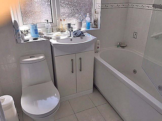  Image of 2 bedroom Detached house to rent in Doe Copse Way New Milton BH25 at New Milton, BH25 5GB